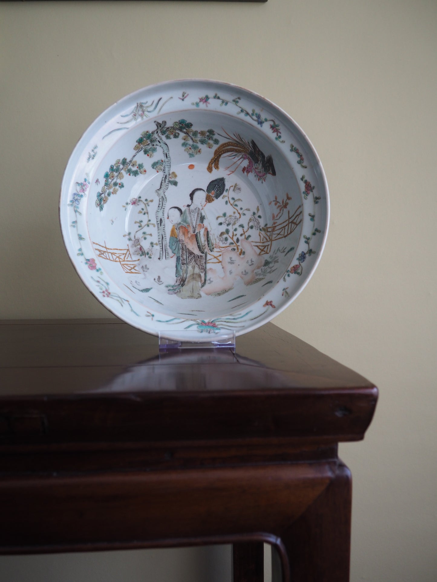 Exquisite antique Chinese porcelain bowl