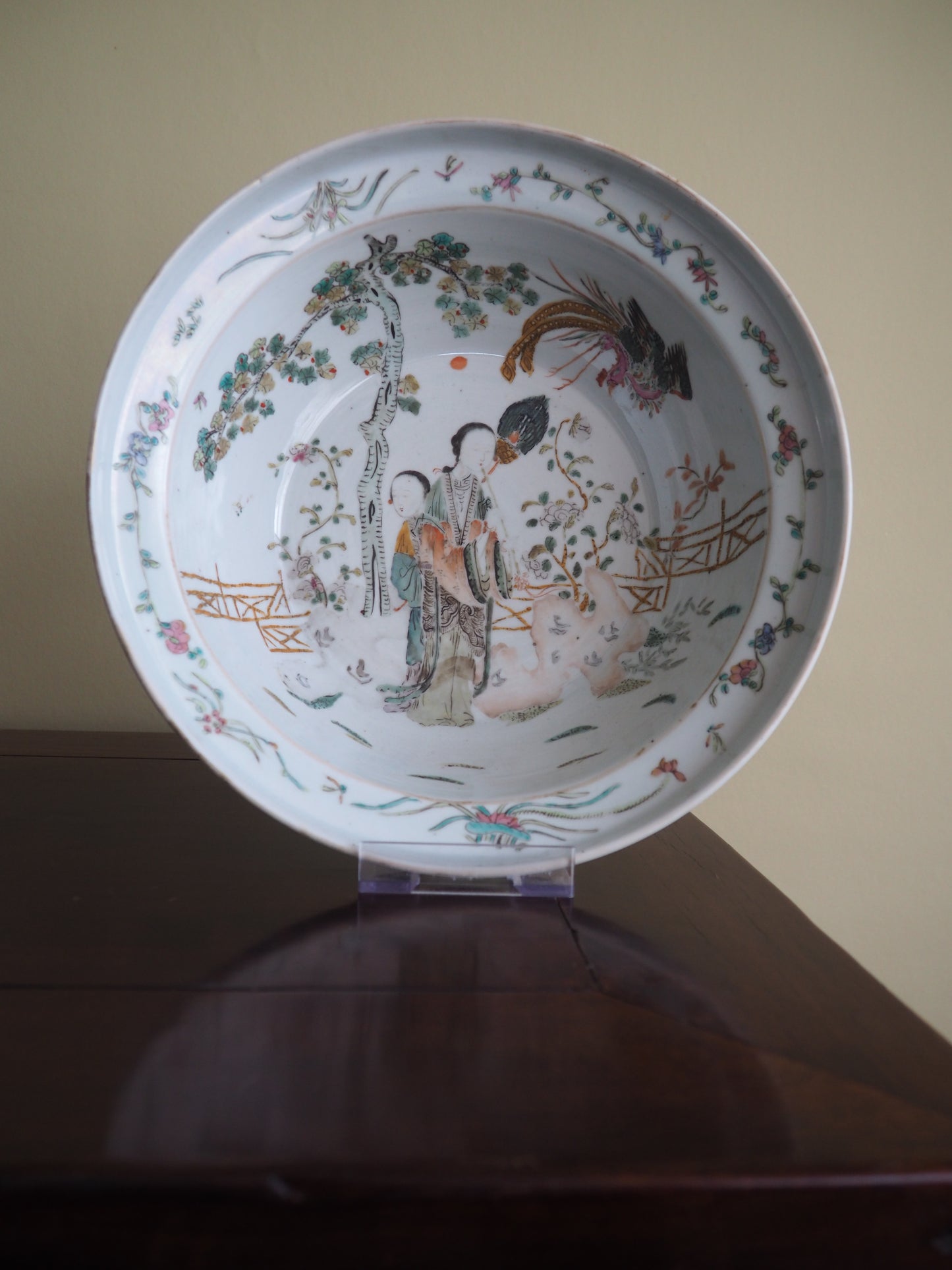 Exquisite antique Chinese porcelain bowl