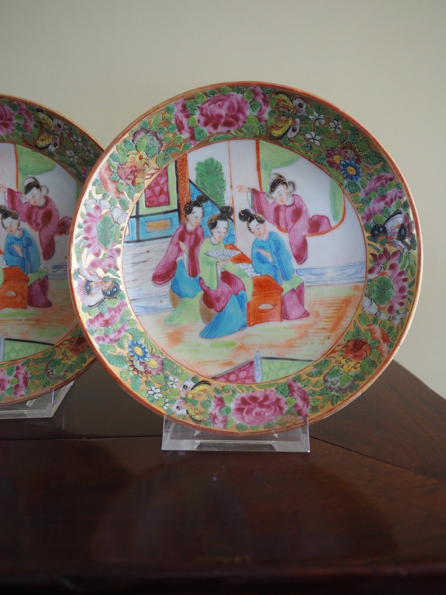 Pair of Canton Export Plates – Daoguang Period