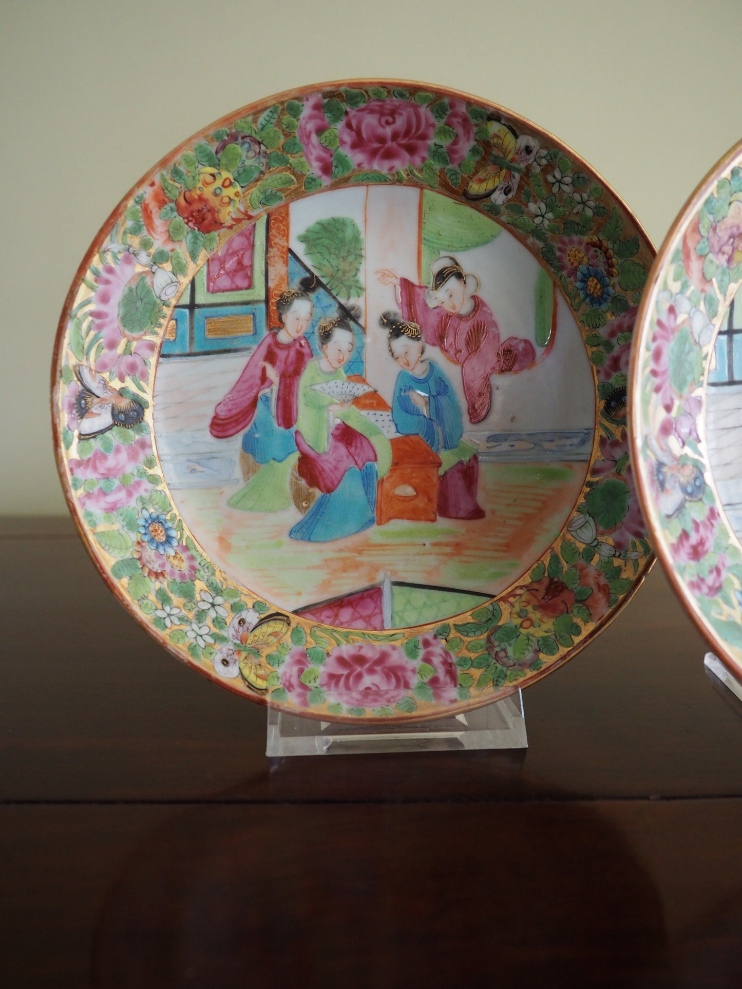 Pair of Canton Export Plates – Daoguang Period