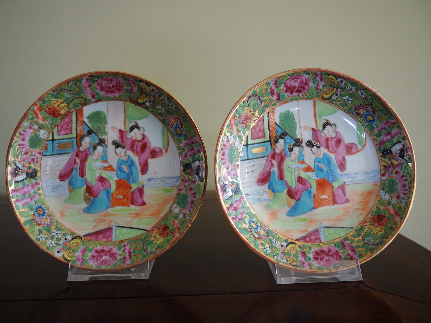 Pair of Canton Export Plates – Daoguang Period