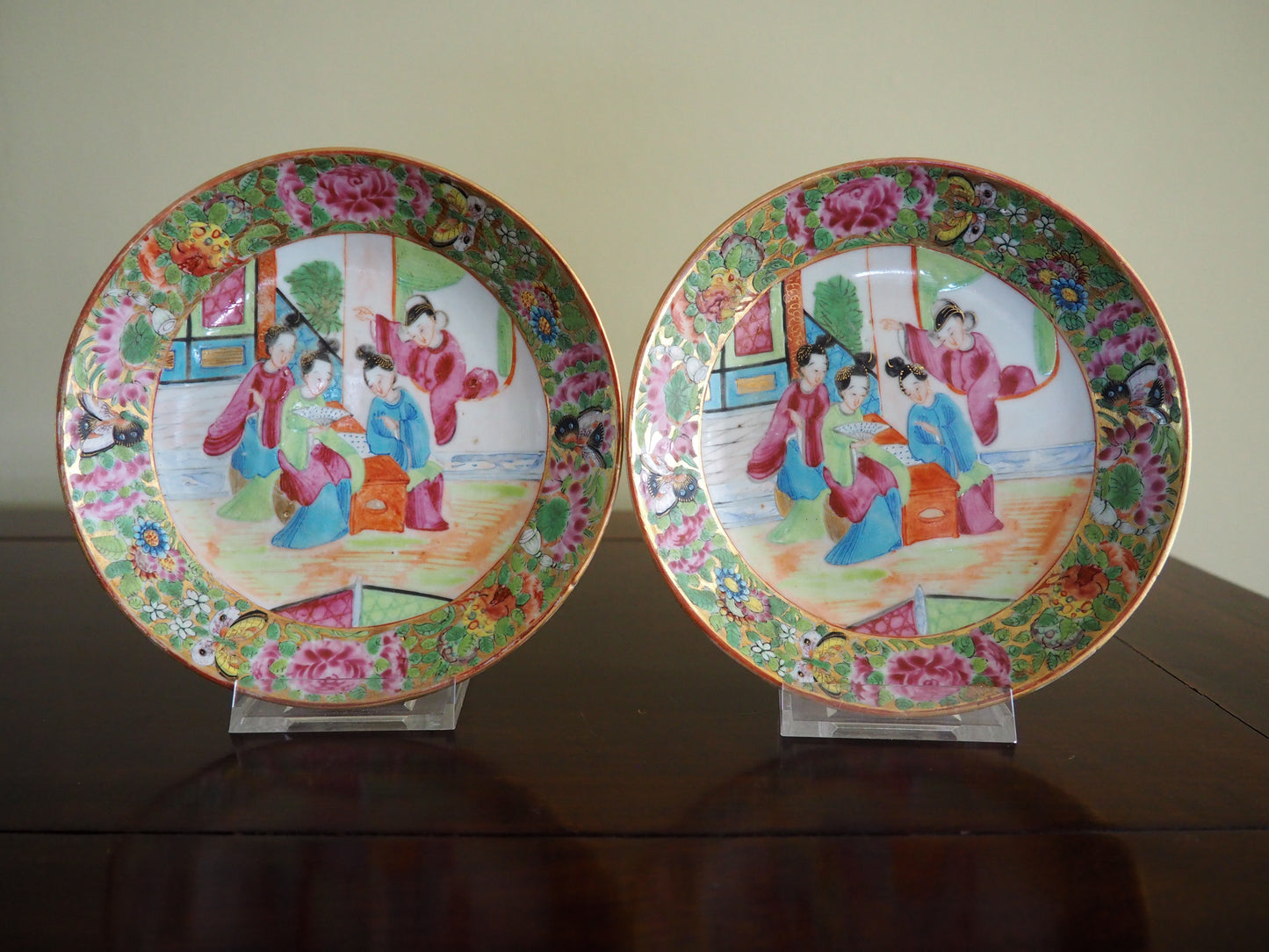 Pair of Canton Export Plates – Daoguang Period