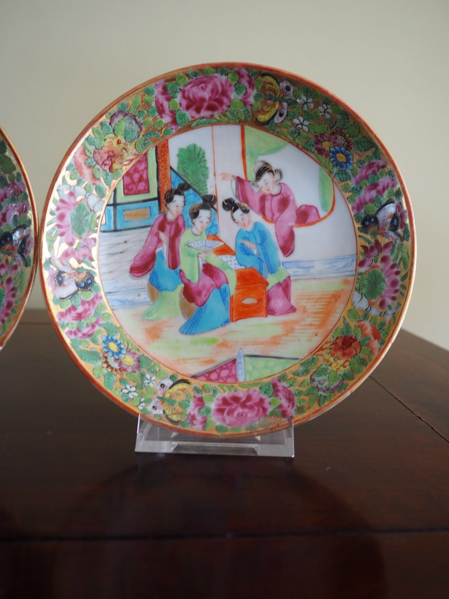 Pair of Canton Export Plates – Daoguang Period