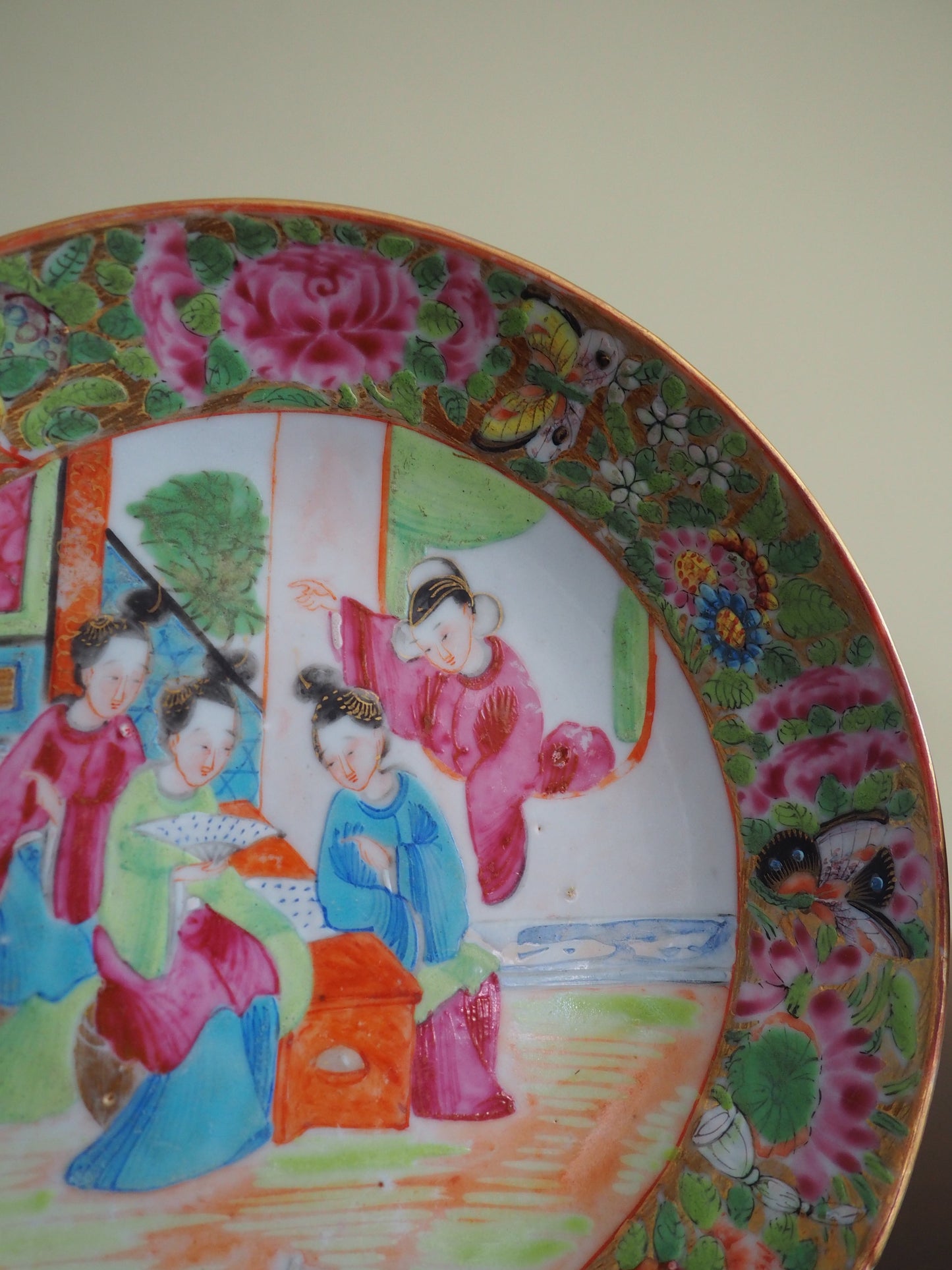 Pair of Canton Export Plates – Daoguang Period