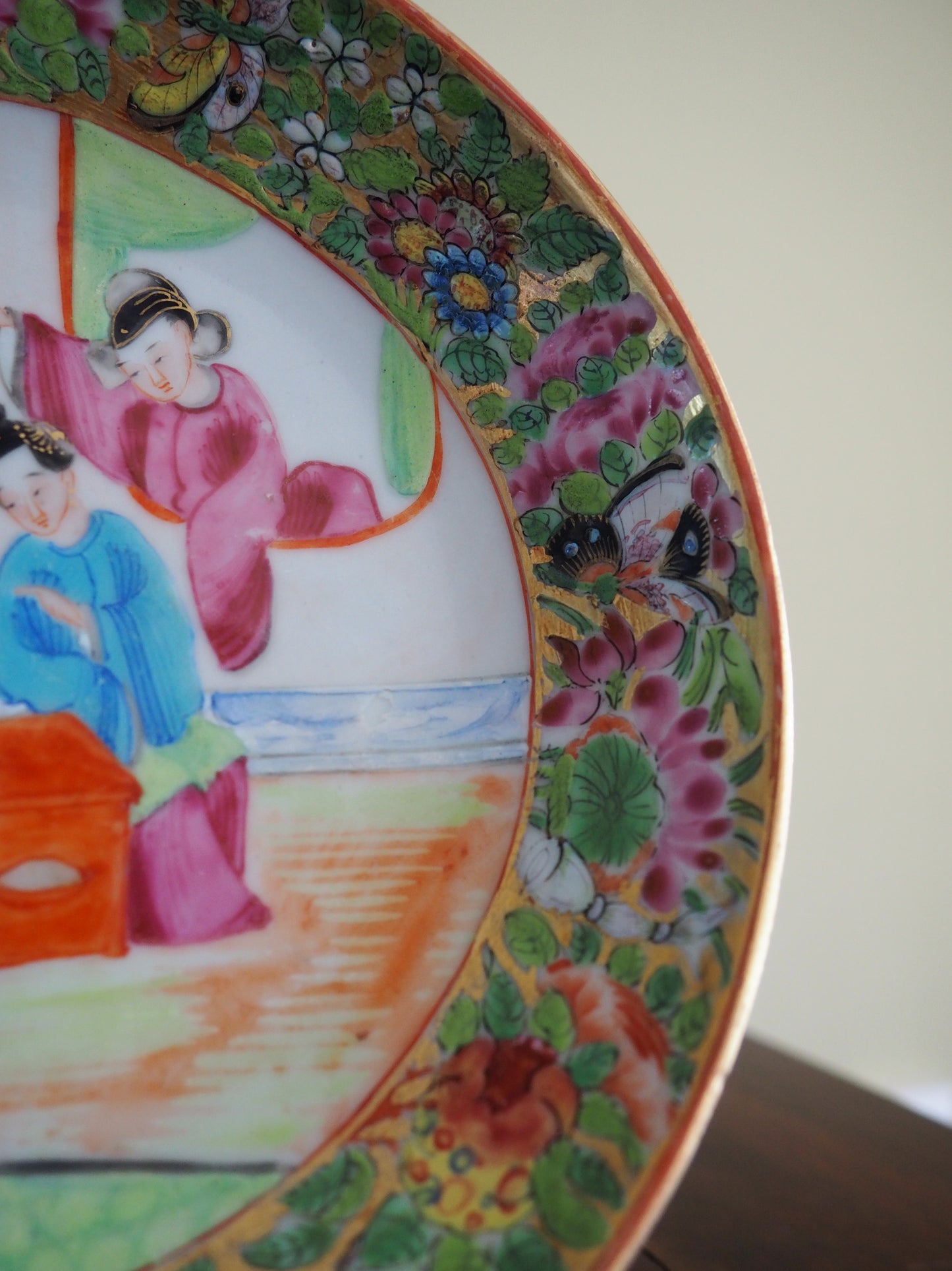 Pair of Canton Export Plates – Daoguang Period