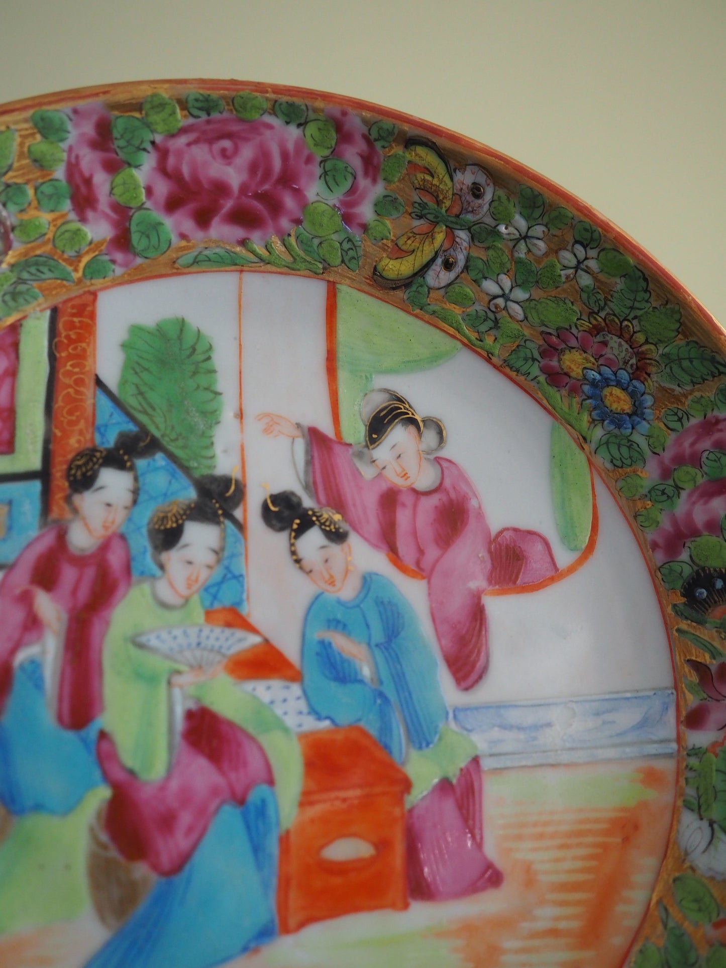 Pair of Canton Export Plates – Daoguang Period