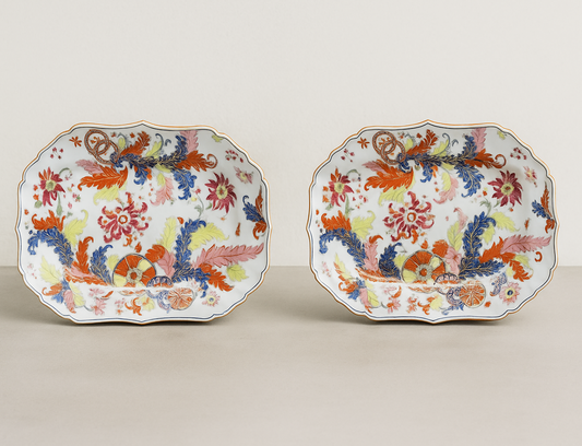 Pair of Rare Chinese Export Porcelain Dishes with Tobacco Leaf Pseudo Decoration