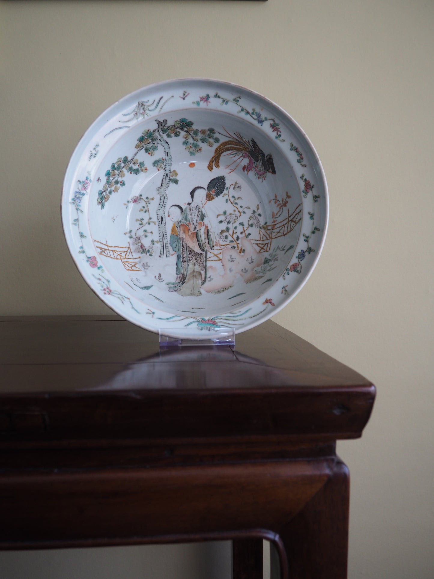 Exquisite antique Chinese porcelain bowl
