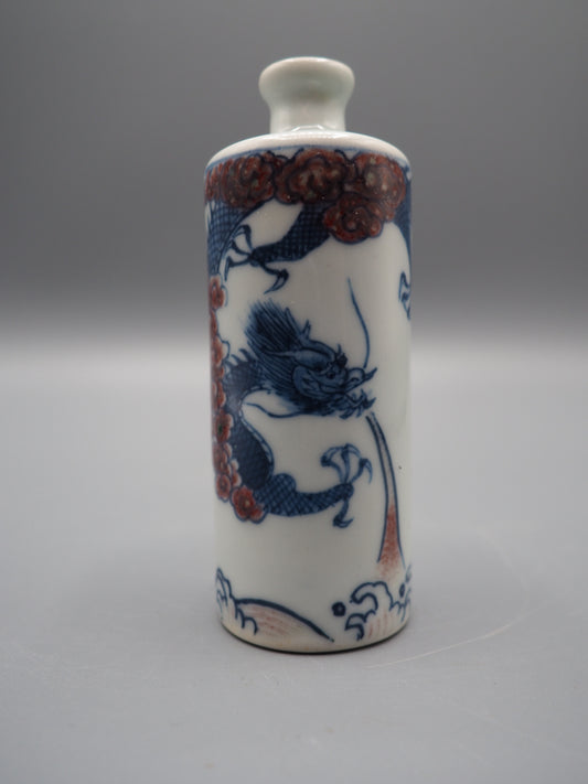 Rare 19th Century Chinese Snuff Bottle with Dragon